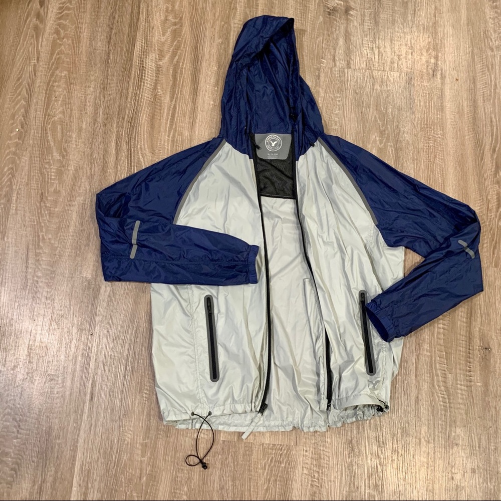 American Eagle men’s blue windbreaker